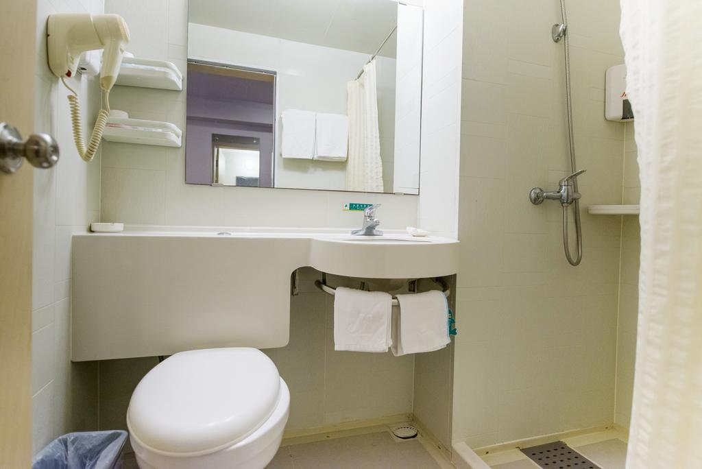 Jinjiang Inn Shanghai Lu Jiabang Road Екстер'єр фото